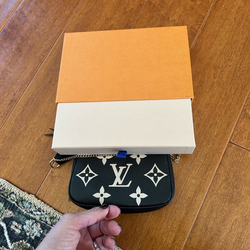 Louis Vuitton Empreinte Monogram Giant Mini Pochette Accessories Black - Picture 11 of 14